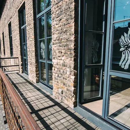 Old Factory Loft Aprtment L39 Апартаменты *